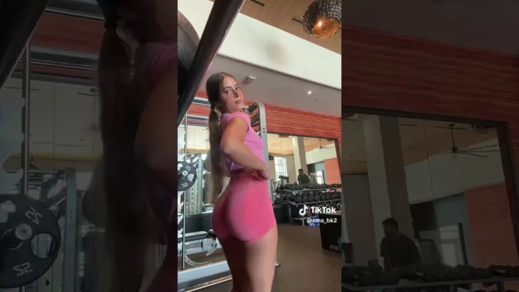 Tiktok Thot in Pink Fitness Shorts – video