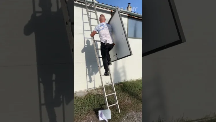 wear a hard hat! 👷 – video