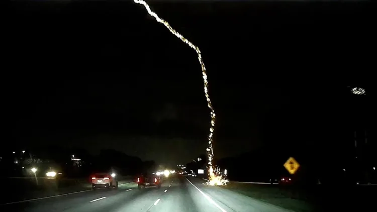 Scary Weather and Nature Fails | Wild Close Call - Scary Weather and Nature Fails | Wild Close Call – video