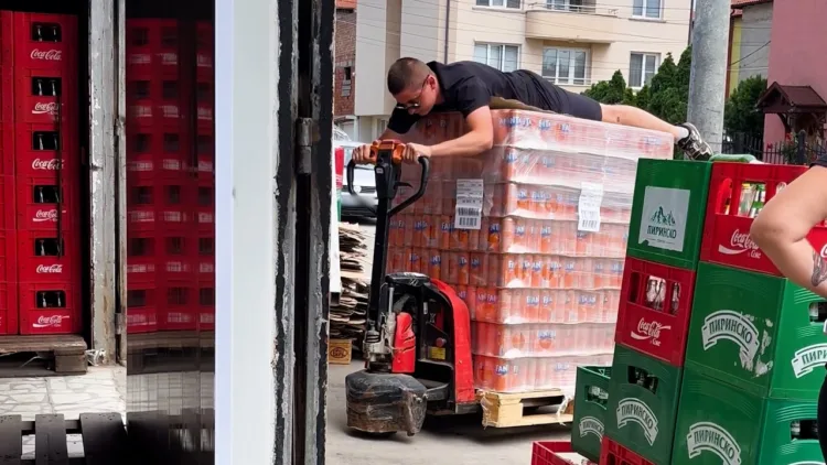 Stupidity Caught on Camera | Best Fails of the Week 🤪 – video