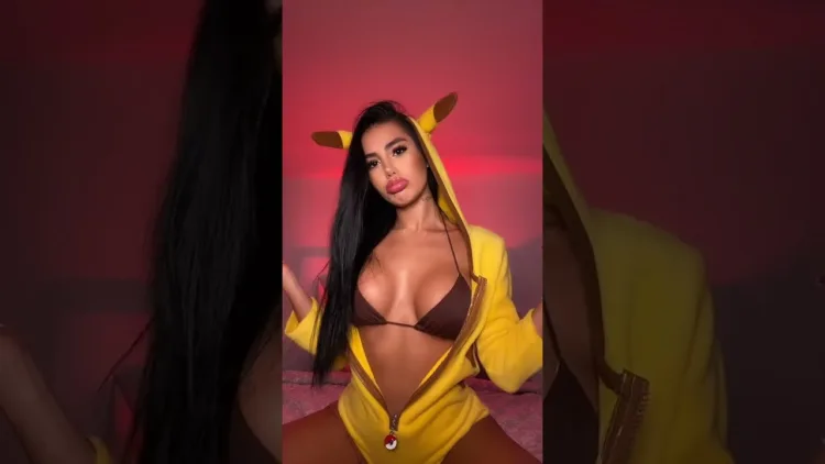 Tiktok Thot Pikachu Cosplay – video
