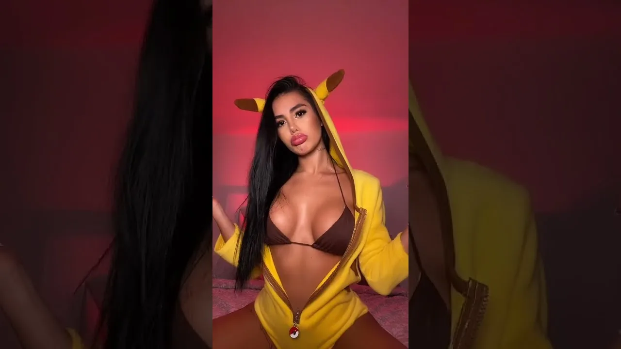 Tiktok Thot Pikachu Cosplay – video
