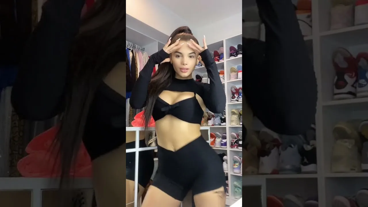 Tiktok Thot swinging Hips – video