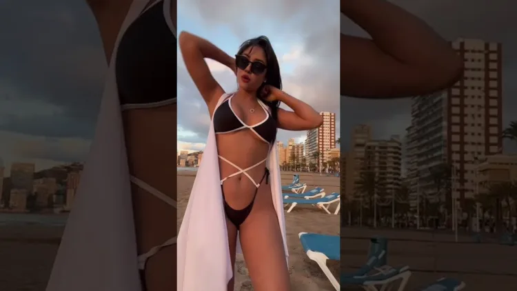 Tiktok Thot with a white Towel - video Tiktok Thot with a white Towel – video
