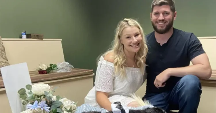 Couple holds last minute wedding at vets so senior dog In Sickness and in Health: Last-Minute Wedding at Vet Clinic for Ailing Dog