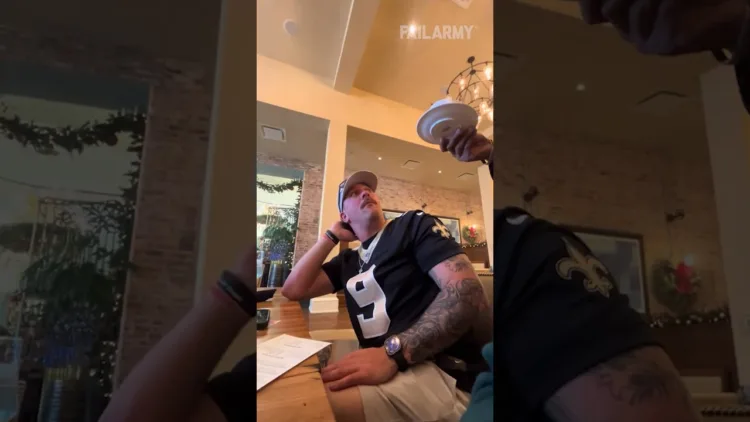 Server Pranks Man By Dropping Empty Tea Cup – video